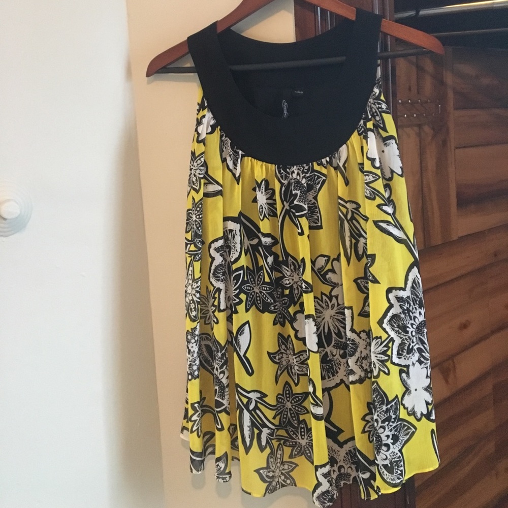 Essentials by Milano top